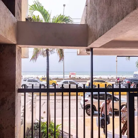 Frente Al Mar *
